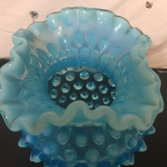 Vintage Fenton Aqua Blue Vase - Picture 4 of 5